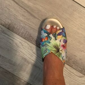 Super cute Ana sandals size 9. 2” heel. Very Comfortable and Bright colors